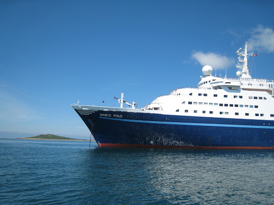 Big cruise ship (07-14-2011 12:29)