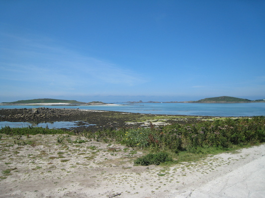 View from Tresco to Samson (07-14-2011 12:44)