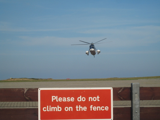 The helicopter arrives (07-14-2011 18:27)