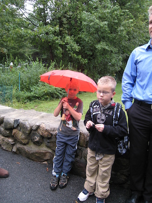 First day of school, waiting for the bus (09-06-2011 08:43)