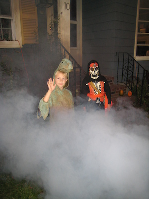 Cole and Tim halloween costumes (11-06-2011 17:40)
