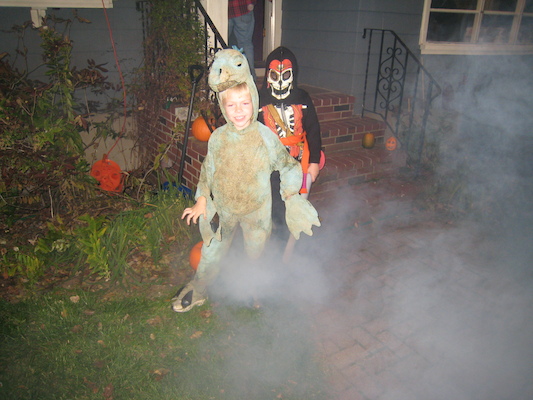 Cole and Tim halloween costumes (11-06-2011 17:41)