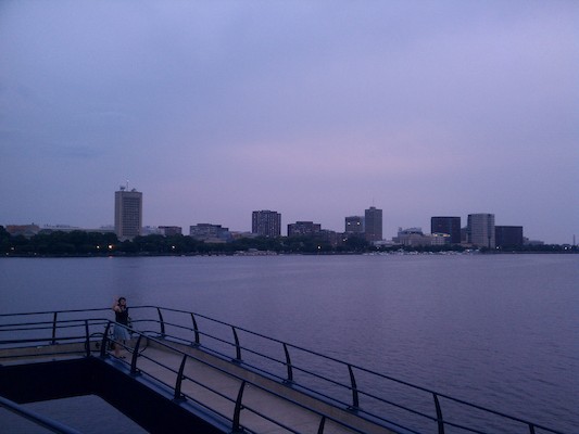 Xine on a bike ride along the esplenade (08-06-2011 19:51)