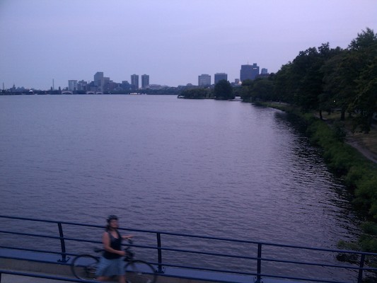 Xine on a bike ride along the esplenade (08-06-2011 19:51)