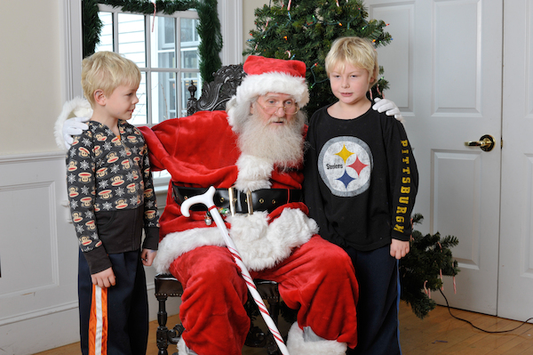 Cole, Tim and Santa (12-04-2011 11:27)