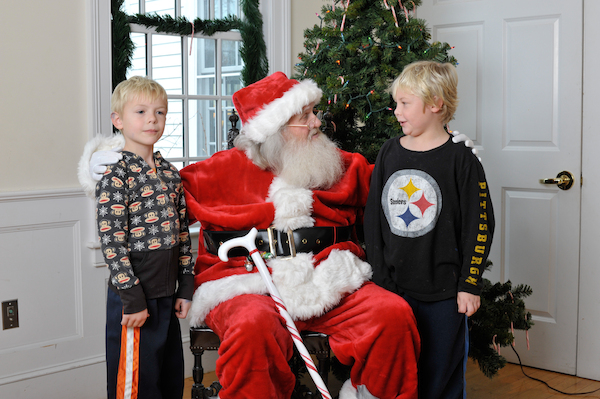 Cole, Tim and Santa (12-04-2011 11:27)