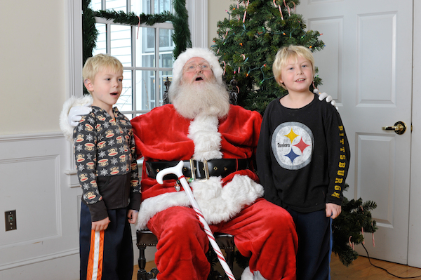 Cole, Tim and Santa (12-04-2011 11:27)