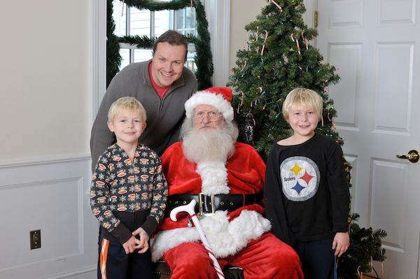 Cole, Tim and Santa (12-04-2011 11:28)