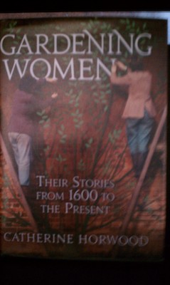 Gardening women (01-08-2011 10:38)