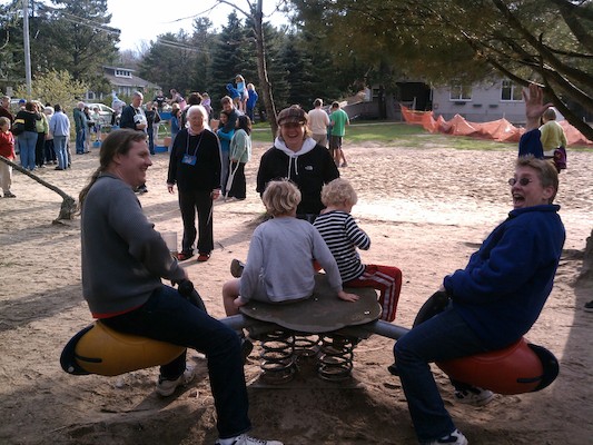 Ben, Tim and Cole and the Bianco-Spencers (05-07-2011 17:52)