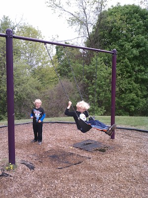 Cole swinging with Tim (05-11-2011 13:41)