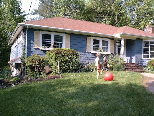 Tim and Cole playing in the sprinklers (05-26-2011 16:12)