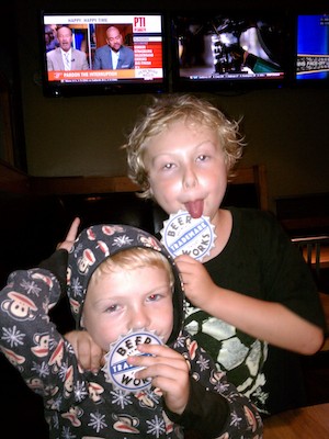 Cole and Tim at the Boston Beer Works (06-09-2011 17:57)