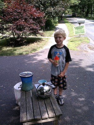 Cole lemonade stand (06-20-2011 15:01)
