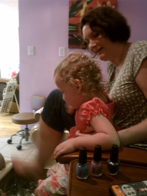 Linda and Barb getting toes painted (06-29-2011 11:08)