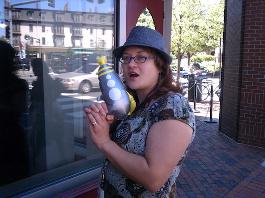 Xine, hat, ray-gun (08-11-2011 14:01)