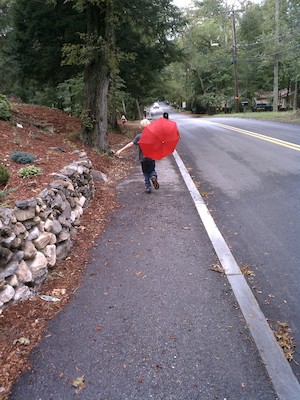 Cole with a brolly off to get Tim (09-06-2011 15:05)
