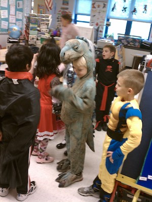 Dino-Cole at Davis halloween (10-28-2011 13:35)