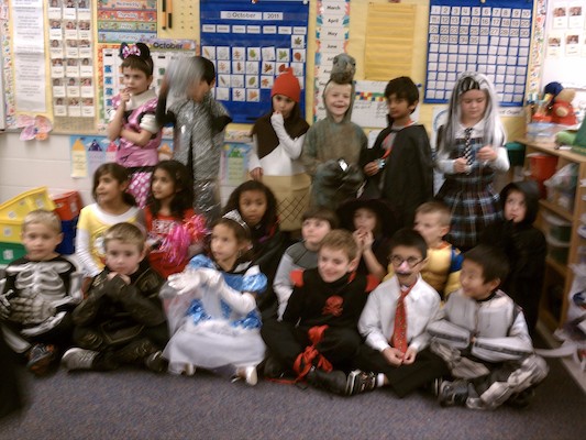 Cole's class haloween picture (10-28-2011 13:38)