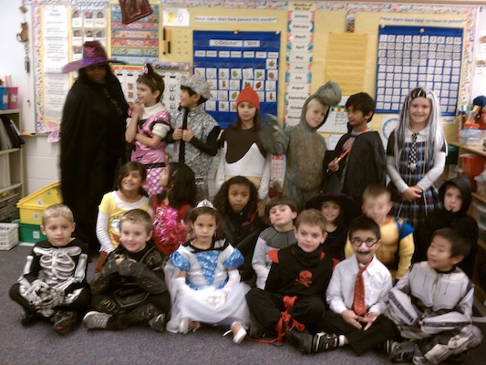Cole's class haloween picture (10-28-2011 13:38)