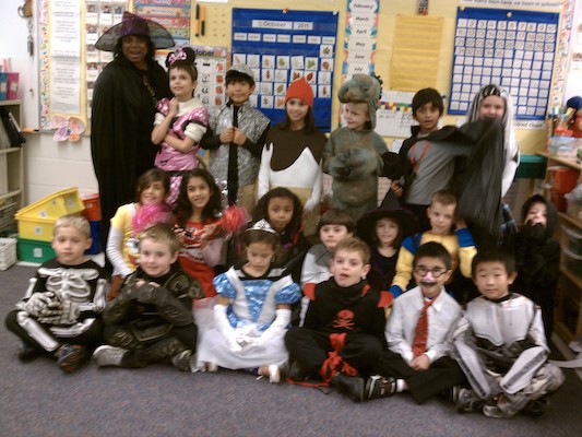 Cole's class haloween picture (10-28-2011 13:38)