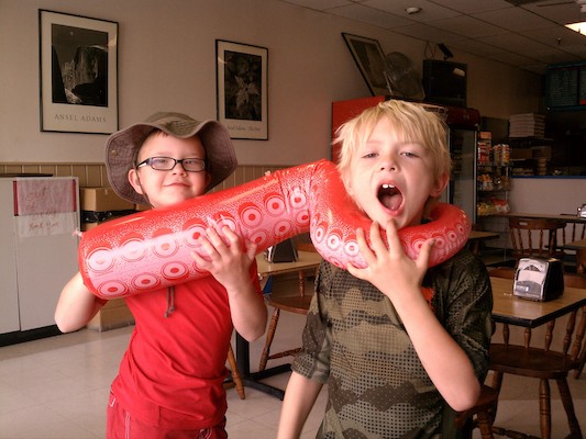 Luka-squid attacking Cole (04-20-2012 12:21)