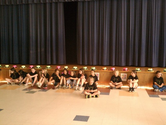 Tim and his dance posse (06-01-2012 15:42)