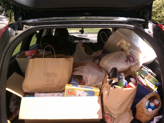 Toys off for donation (06-08-2012 13:44)