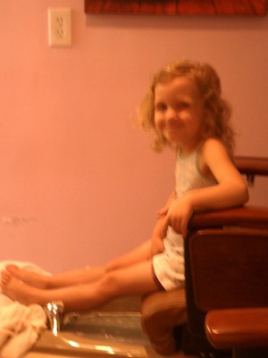 Linda getting her nails painted (07-07-2012 09:55)