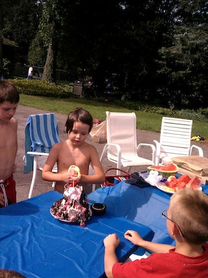 Jamie's brithday cake (08-19-2012 15:37)