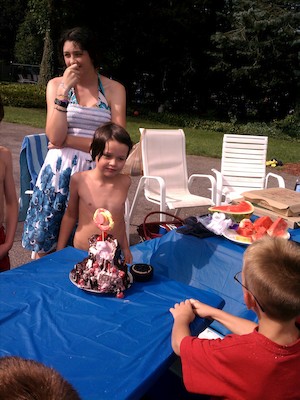 Jamie's brithday cake (08-19-2012 15:38)