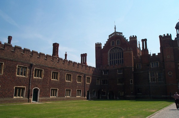 Hampton Court outer courtyard
