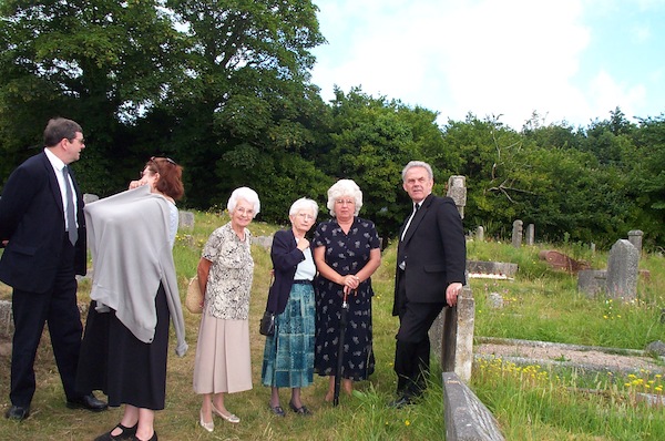 Dad, Xine, Eileen Murphy & her sister, Lorna, undertaker