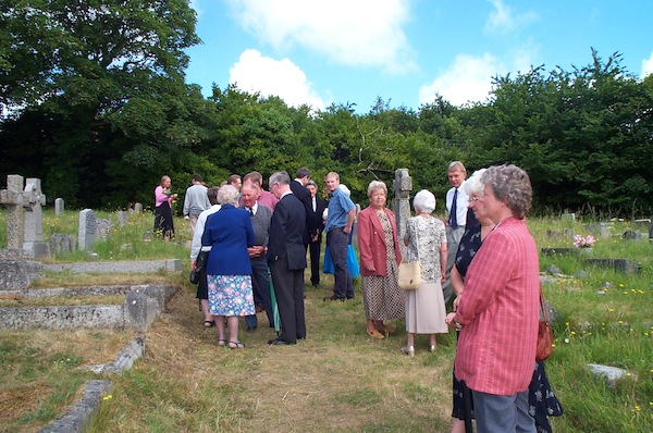 Lizzy, Johnny, Telfer's wife, ?, ?, Ben, Telfer, John Pollard, ?, ?, Dad, ?, Simon, ?, one of Mum's friends, a Murphy, Keith, Lorna, Jean