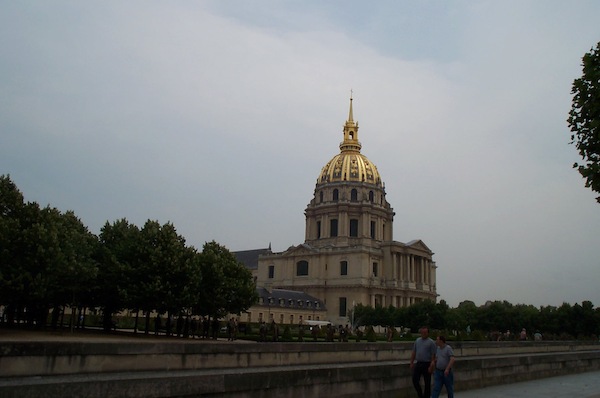 D&ocirc;me church exterior 1