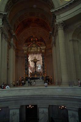 Inside D&ocirc;me church