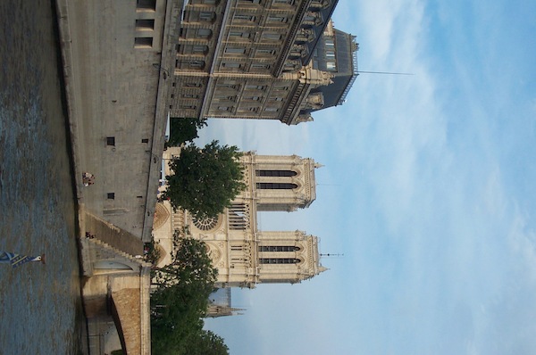N&ocirc;tre Dame from the Seine 5
