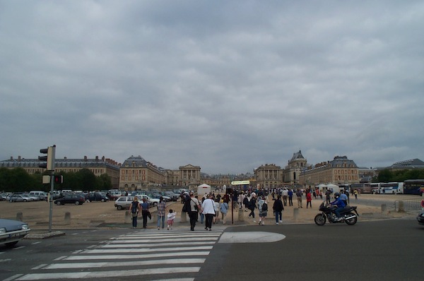 Versailles approach 1