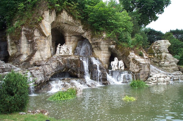 Grotto fountain 2