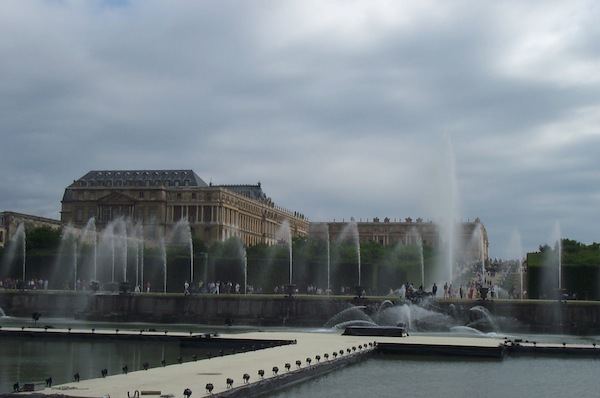 Versailles from pool of Apollo 2