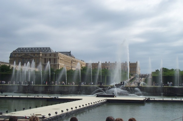 Versailles from pool of Apollo 3