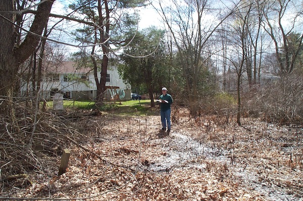 Juj putting the altar boy training to work