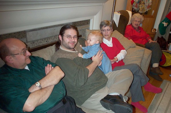 Xine's Family (12-25-2003 18:45)