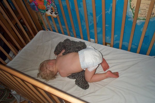 Tim snoozing (with butt in the air) (2004-06-17 17:57:04)