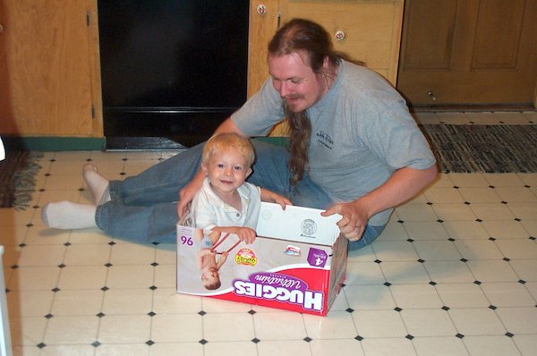 Tim in a box and Ben (2004-07-13 18:01:50)