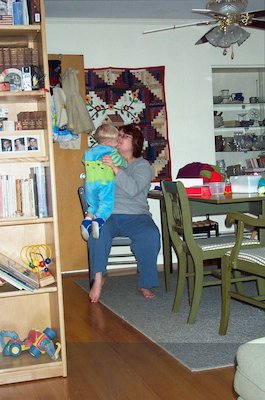 Xine and Tim Kissing (11-27-2004 08:46)