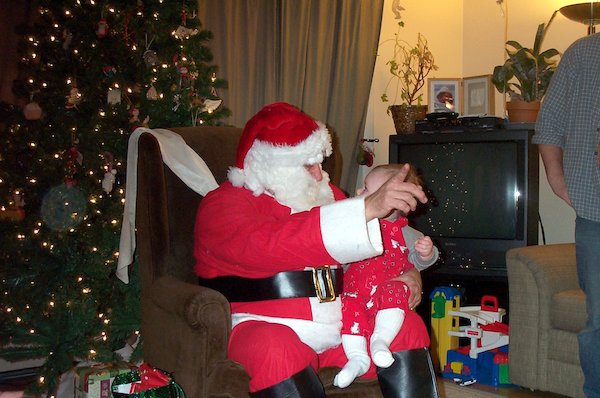 Jonah with Santa (12-04-2004 17:38)