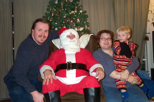 Ben, Santa, Christine and Tim (12-04-2004 17:42)