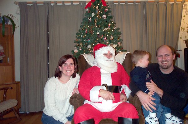 Jen, Santa, Nick and Ryan (12-04-2004 17:48)
