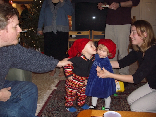 Smooches (12-11-2004 18:54)